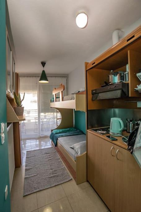 Cozy Corner Apartment เทสซาโลนิกิ ภายนอก รูปภาพ